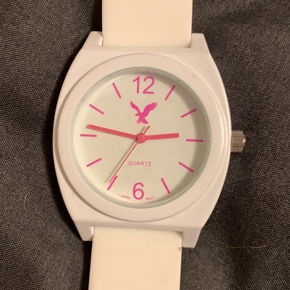 A&E watch - Picture 2 of 3